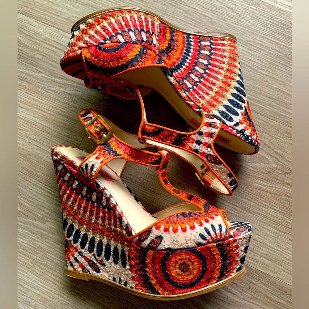 Colorful 5 inch platform